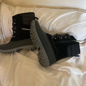 Lands End Black Snow Boots